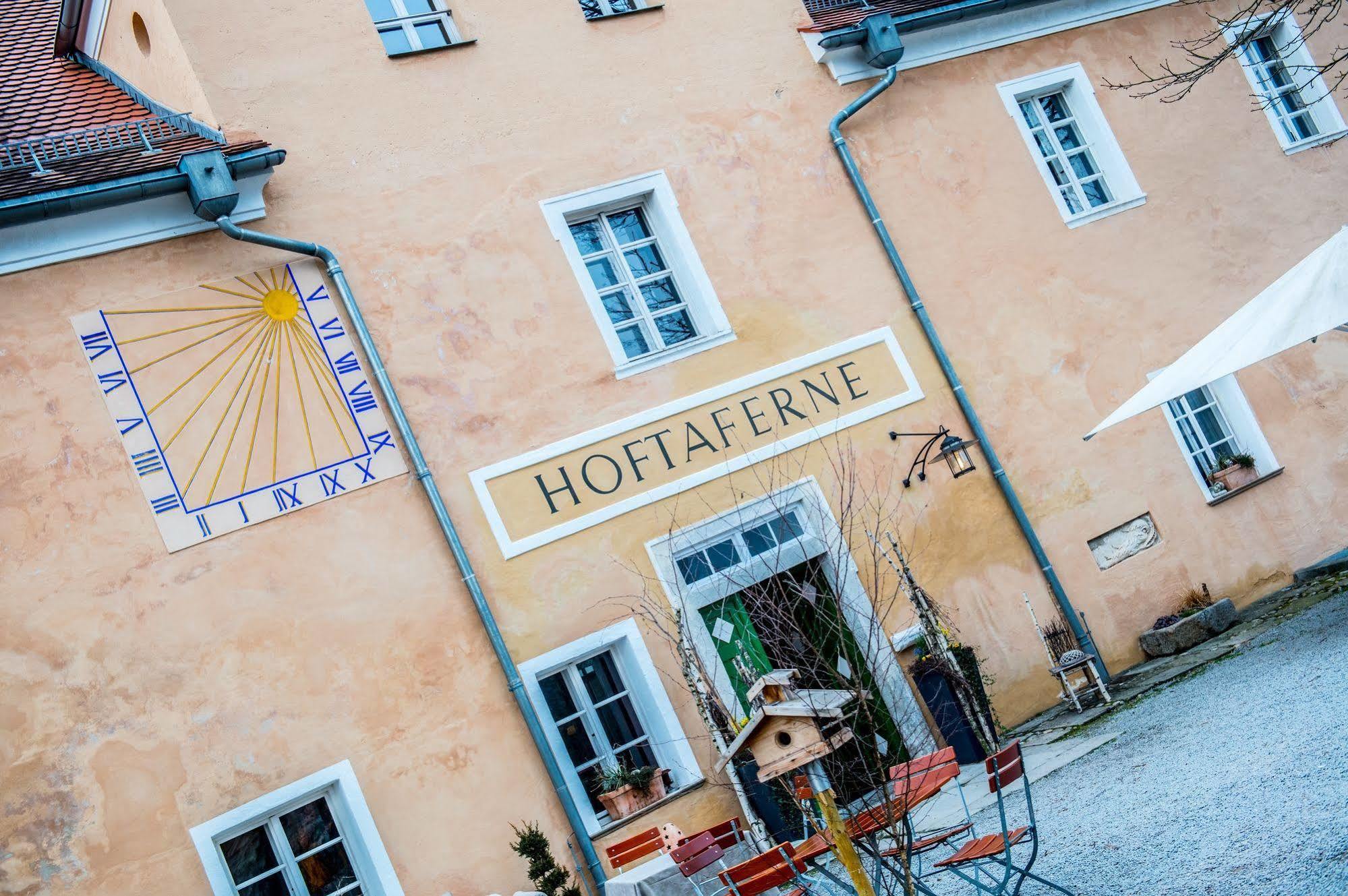 Hotel Schloss Neuburg - Hoftaferne Neuburg am Inn ภายนอก รูปภาพ